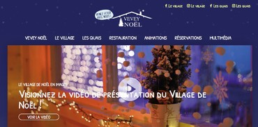 Au coeur de Vevey, bienvenue au village et aux quais de Noël sur la Place Scanavin et sur le quai Perdonnet. Entre chalets et kotas, au coin  d’un feu de bois en famille, sous le tunnel lumineux tout le monde y trouvera son compte.