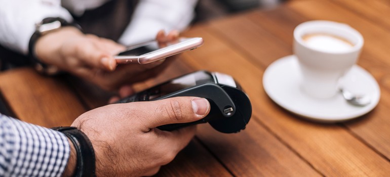 Les Suisses paient-ils avec leur smartphone ?