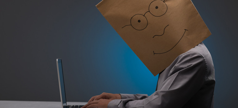 Comment passer incognito sur Facebook ?